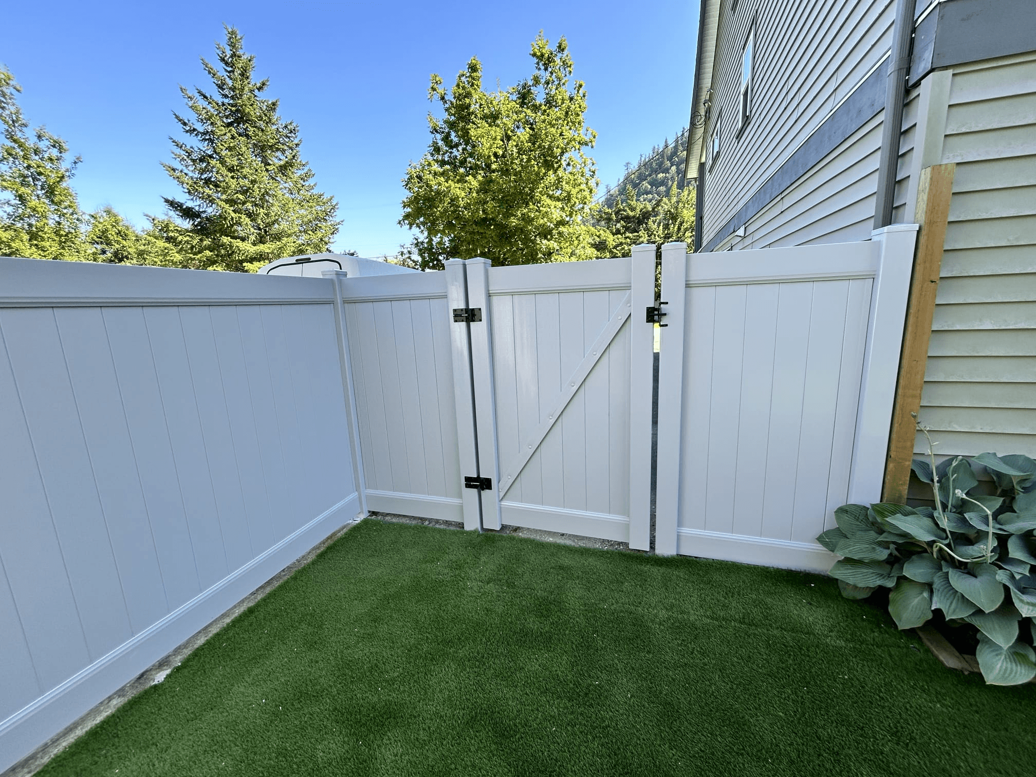 Premium Aluminum Fence